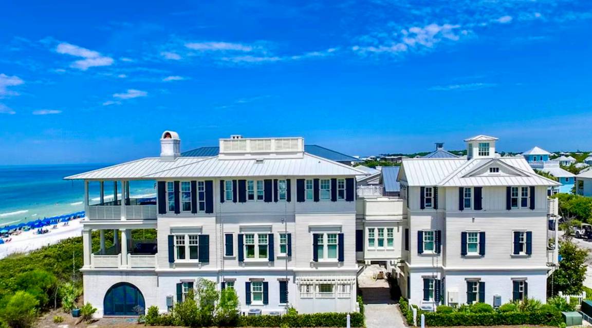 Seaside House | 495 m² House ∙ 7 bedrooms ∙ 24 guests
