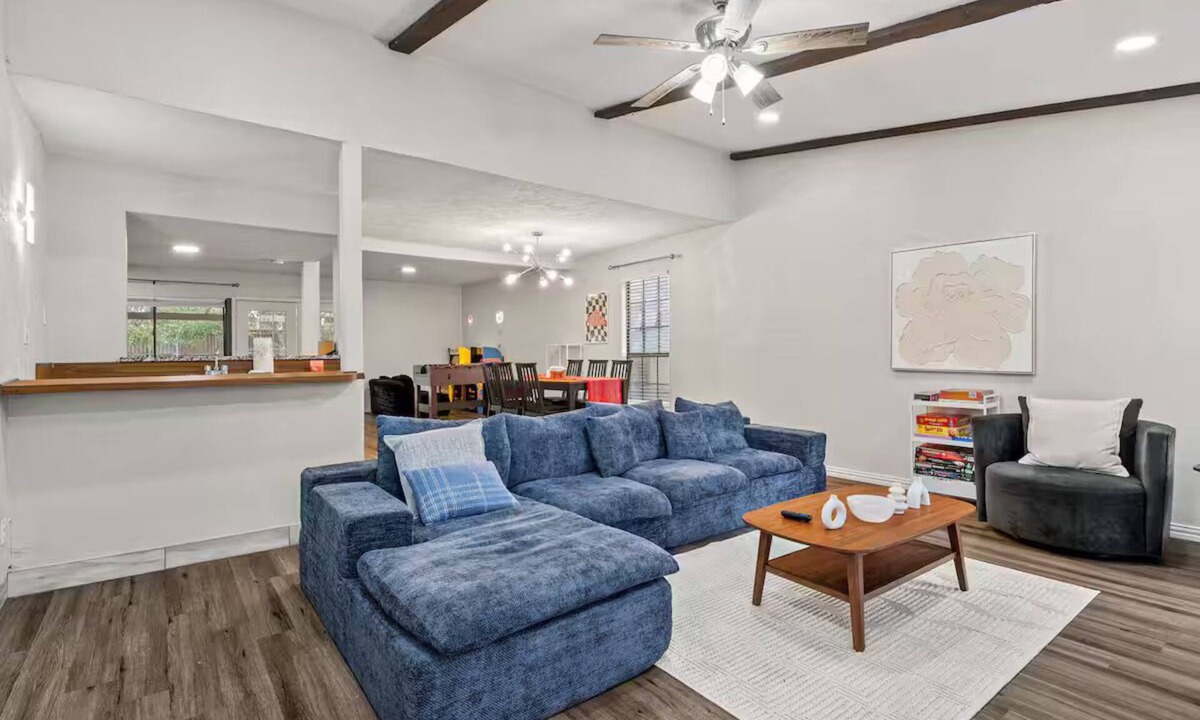 Northeast Carrollton House | 4BR Home w/Arcade, Foosball & Desks - Carrollton