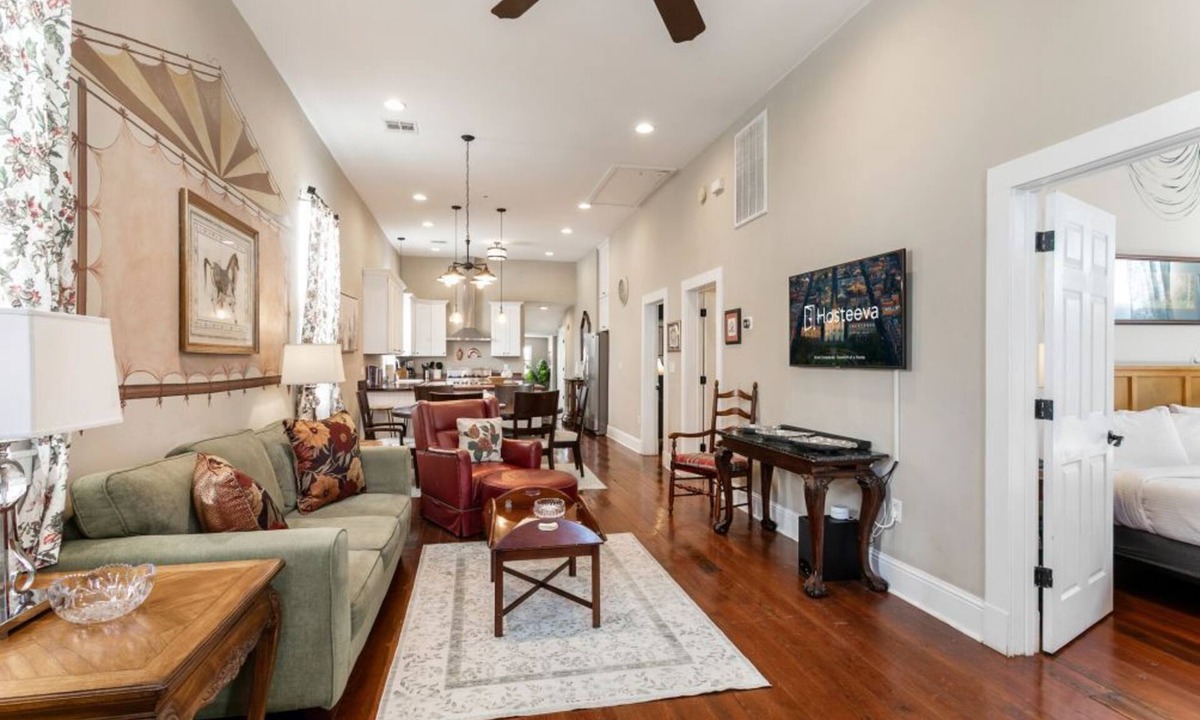 West Riverside House | 4BR Luxury Uptown Retreat w/Private Heated Pool