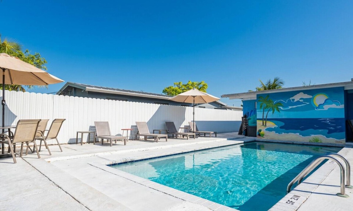 Driftwood House | 4BR Saltwater Pool · Ping-Pong & Outdoor TV Lounge