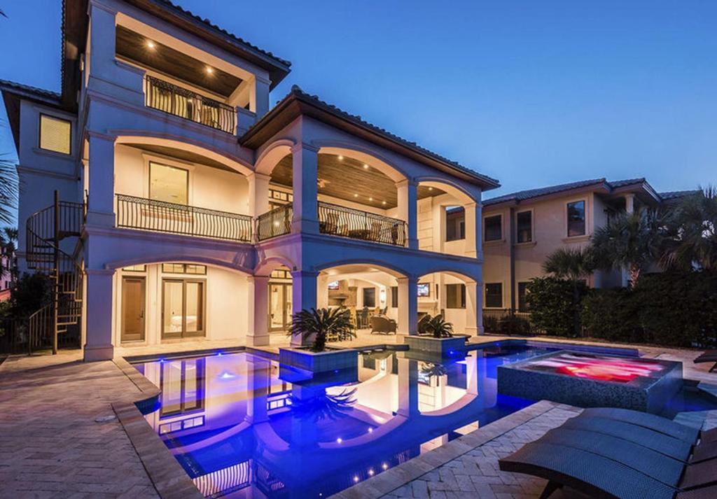 Destiny Grand Palms House | 5 O'Clock Somewhere by Five Star Properties