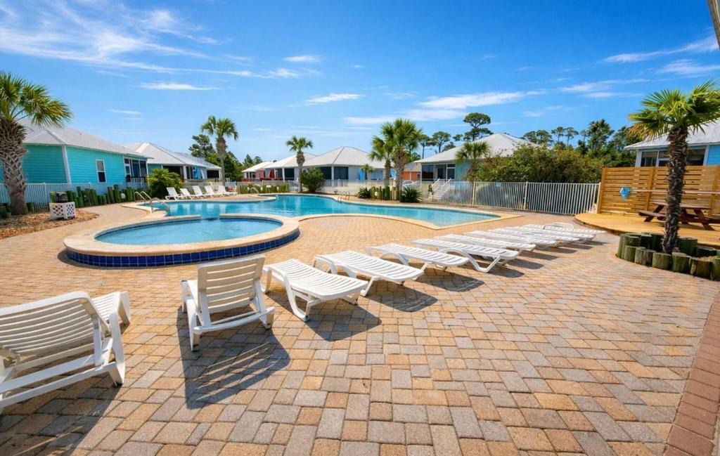 Fort Morgan House | 5003 R3 Serene Beach Cottage in Gulf Shores 3BR 2 Bath, Sleeps 10