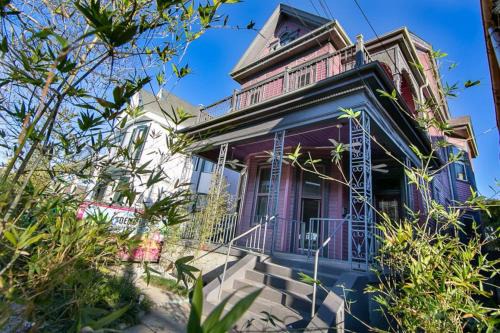 Seventh Ward Apartment | 5BR Historic Claiborne Home w/Pool & Courtyard — 6 Blocks to French Quarter