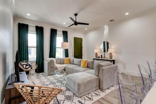 Tulane - Gravier House | 5BR retreat w Superdome views & private balcony