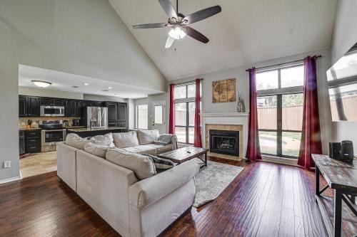 North Central Carrollton House | 6 Mi to Dtwn! Family Home w/Pool in Carrollton