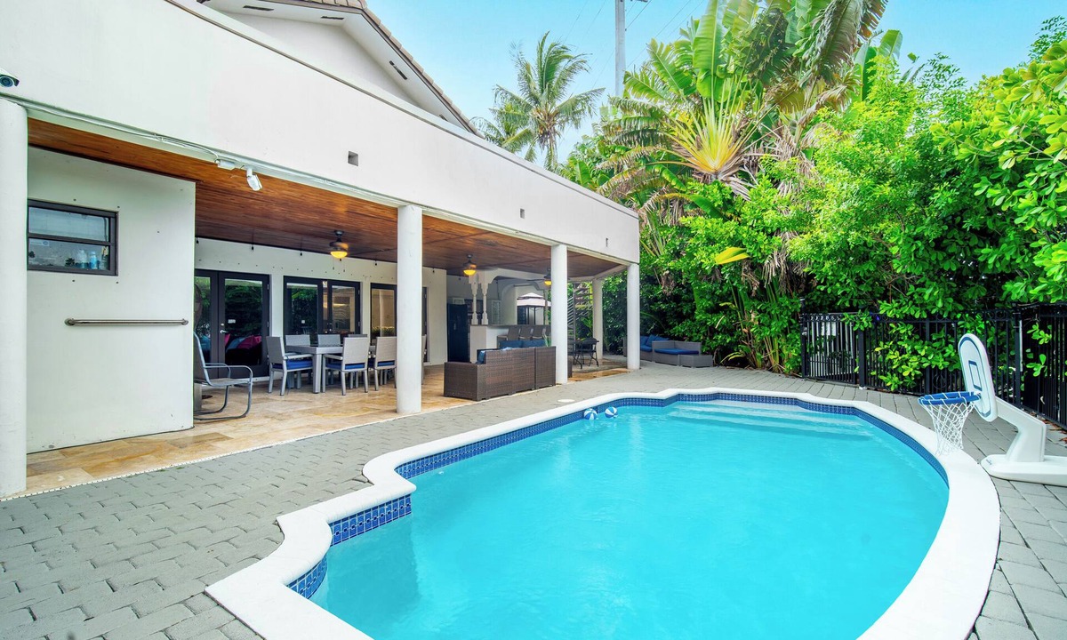 Miami Shores House | 6BR Spacious Miami Shores, Private Pool, Home Cinema, Grill