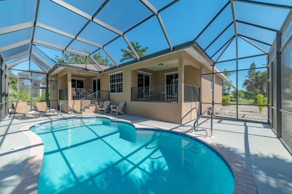 Marco Island House | 772 Seagrape Dr