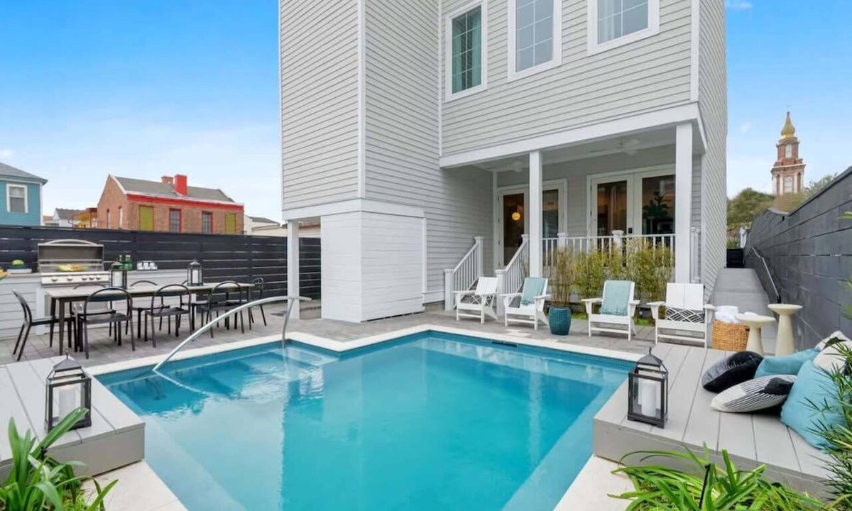 Faubourg Lafayette Hotel | 7BR City Condo | Pool Access Near CBD