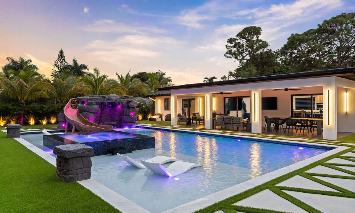 Golden Glades House | 7BR Royal Palms Estate w/Pool, Spa, Waterslide & Go-Kart