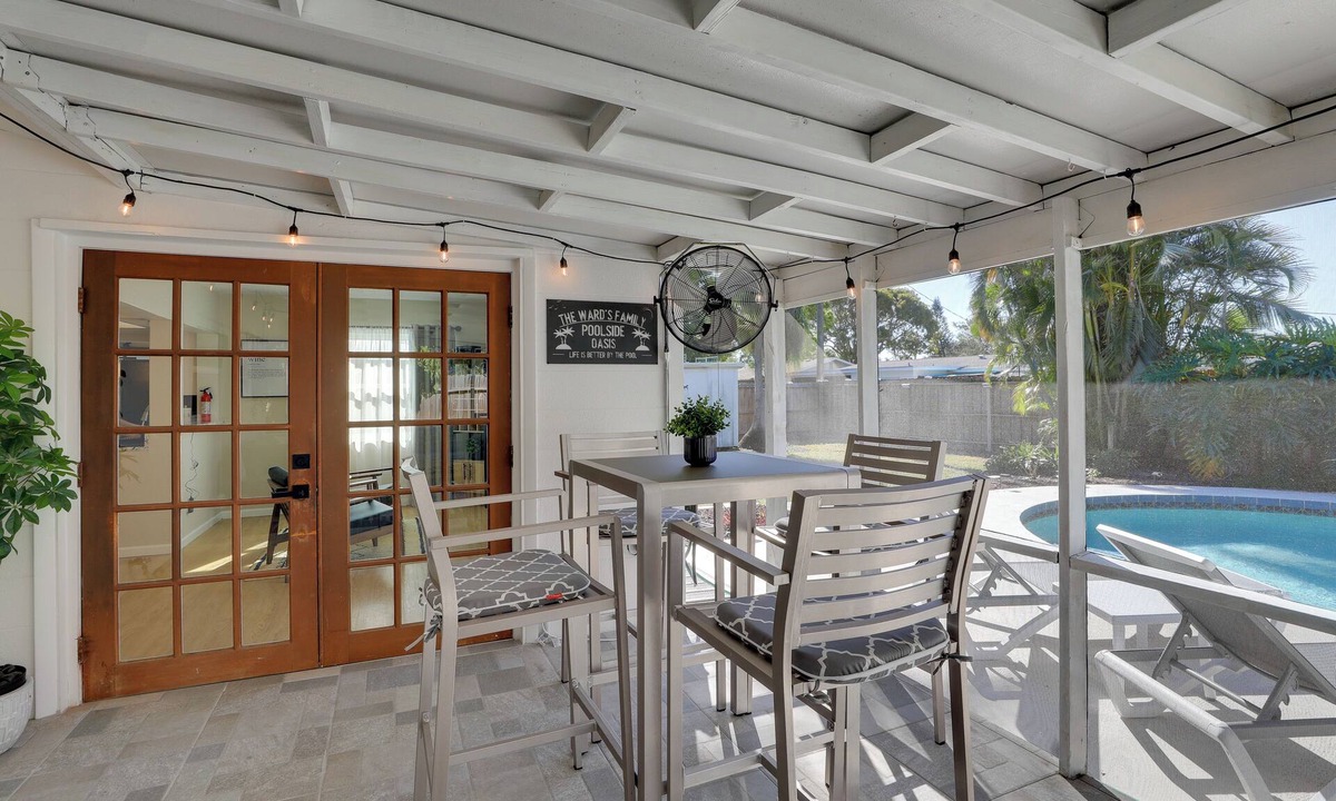 Bradenton Cottage | 8 Mi to Beaches: Bradenton Home w/Poolside Oasis!