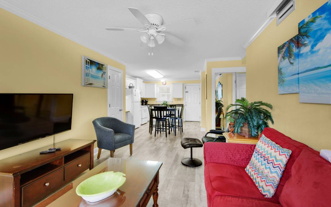 Lower Grand Lagoon Condo | 83 m² Condo ∙ 2 bedrooms ∙ 6 guests
