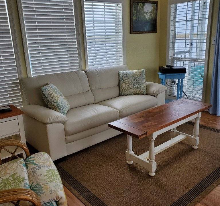 Historic Downtown Apalachicola Boat Rental | 88 m² Houseboat ∙ 2 bedrooms ∙ 4 guests