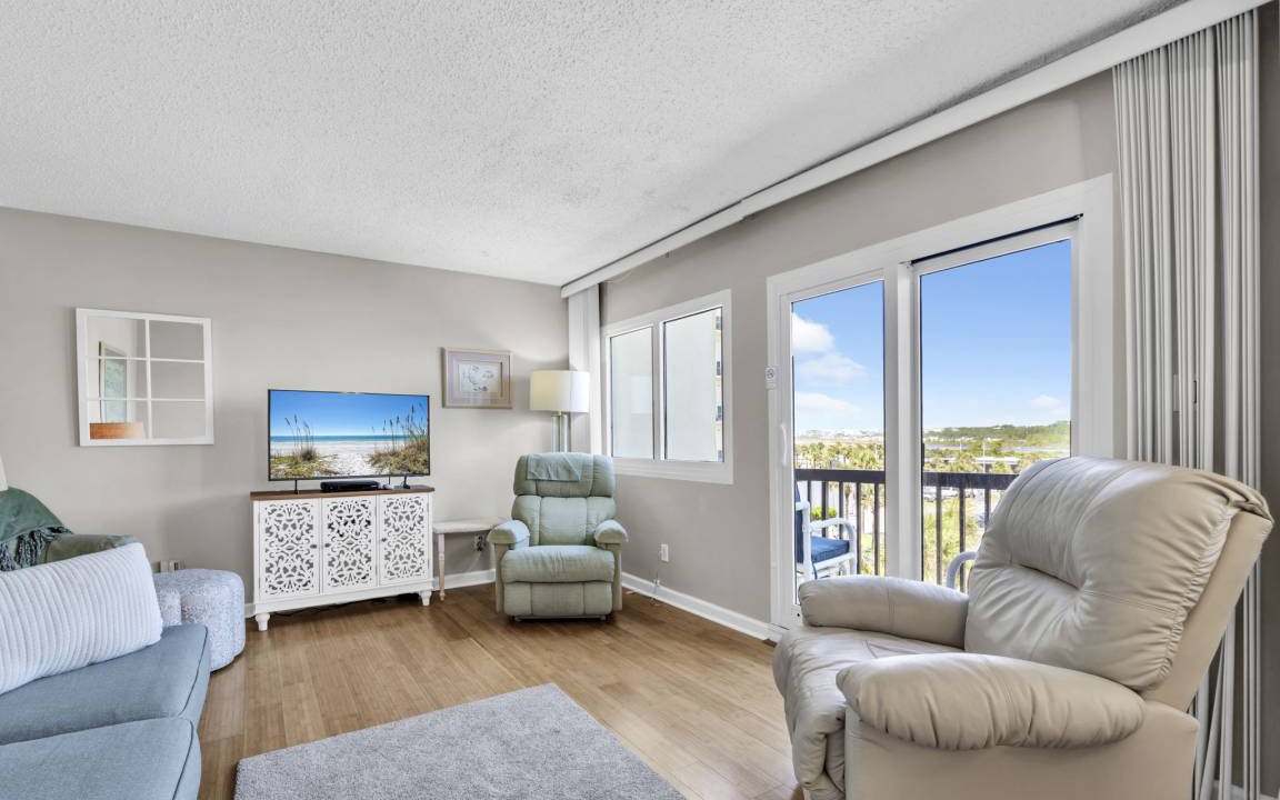 Sunnyside Condo | 91 m² Condo ∙ 2 bedrooms ∙ 4 guests