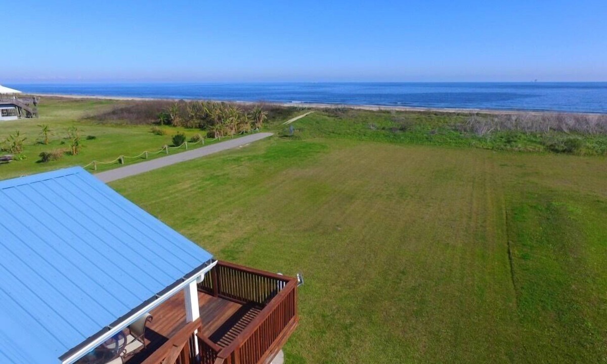 Grand Isle House | A Beach Getaway: Beachfront camp in Grand Isle, LA, perfect for 14 guests!