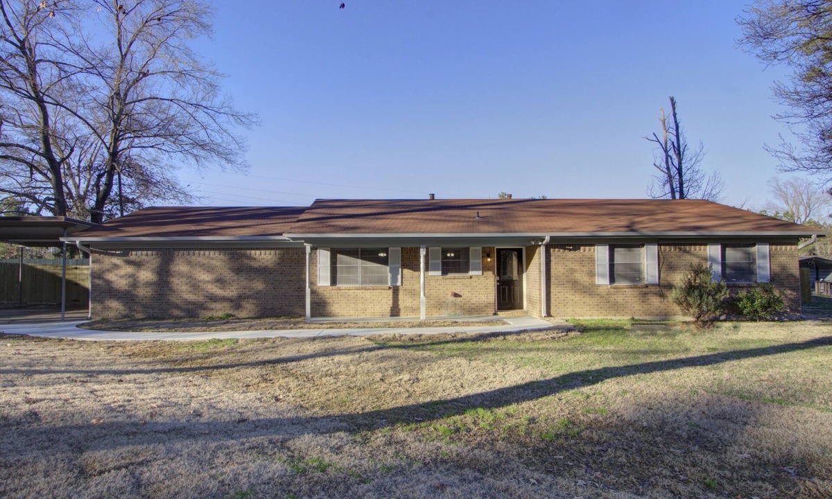 Redlick House | A Quiet Place - Dogwood Retreat in Texarkana