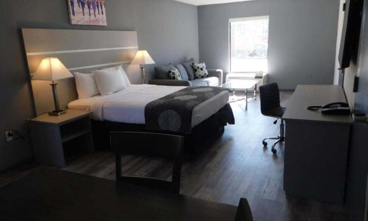 Pines Village Hotel | Affordable Double Room Stay