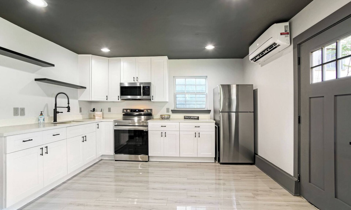Algiers Point House | Algiers Cozy Creole Cottage near local restaurants and minutes to Downtown