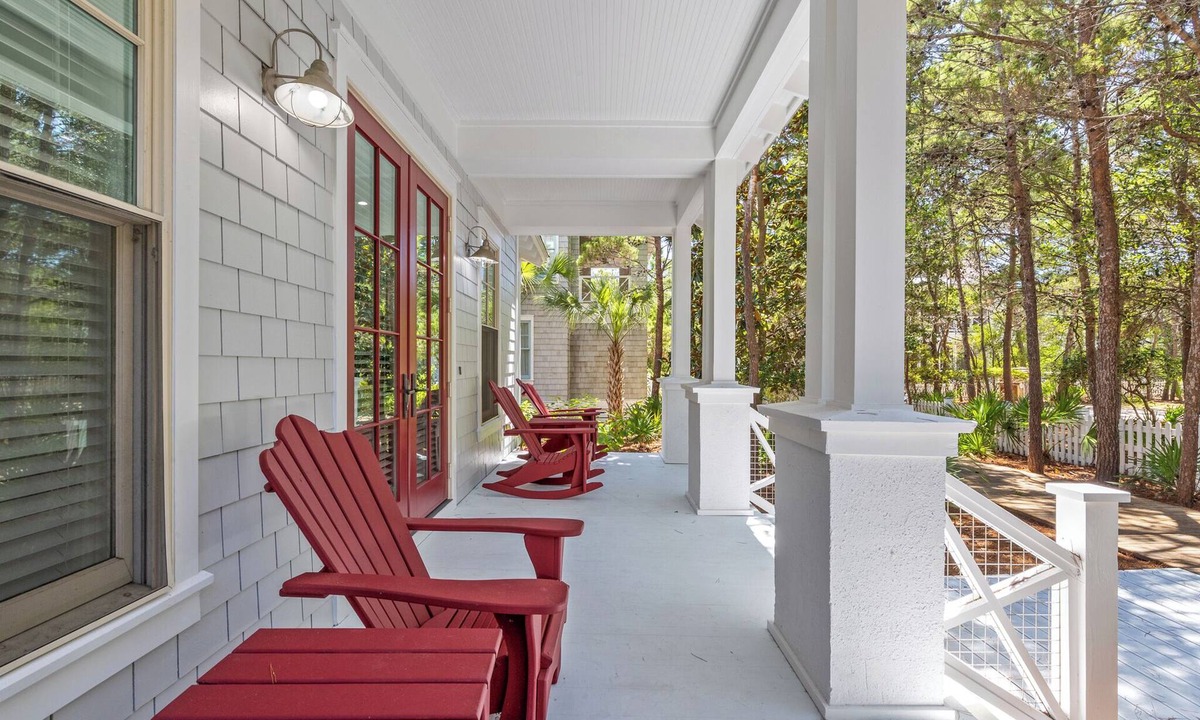 WaterSound Beach House | Almost Heaven in Watersound Proper INCLUDES Carriage House! Bedding for 12