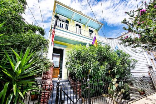 Treme House | ALT DO NOT USE Ursulines Historic Creole Mansion Steps to QTR Historic Getaways W Pool