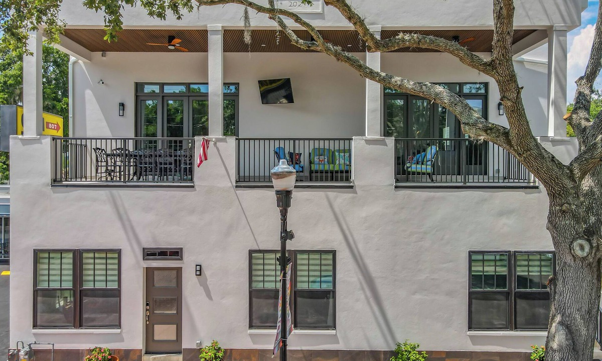 South Eola House | Amazing Walkability, Thornton Park suburb of Downtown Orlando walk to everything