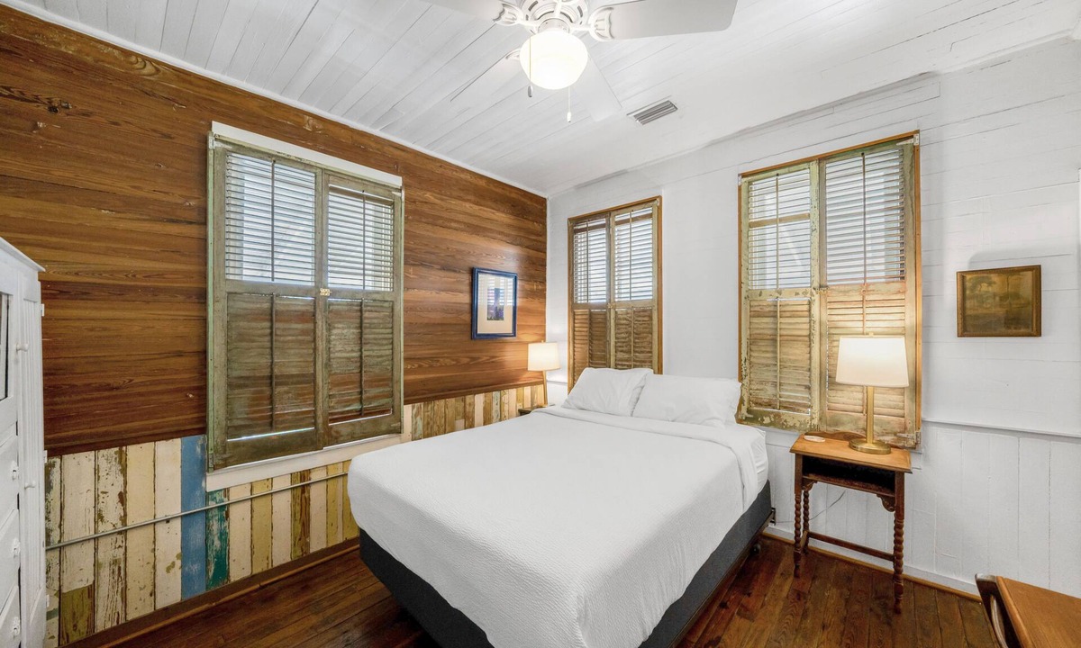 Historic Downtown Apalachicola Apartment | Apalachicola River View, Cozy Queen Room