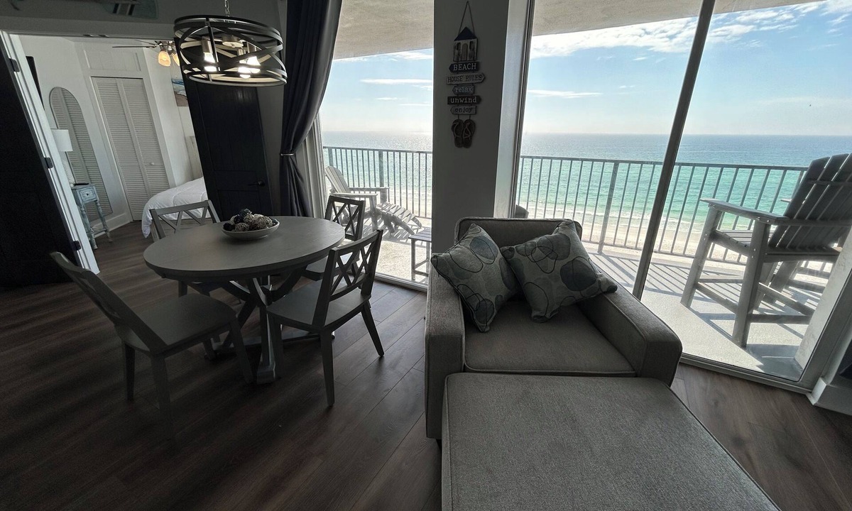 El Centro Beach Condo | Aqua Vista Gulf front with room off balcony 3 bedroom 5 beds sleeps 8