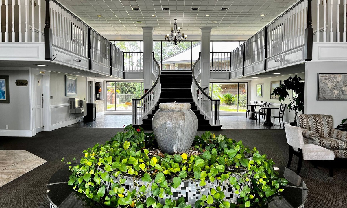 Brent Hotel | At Home Inn & Suites