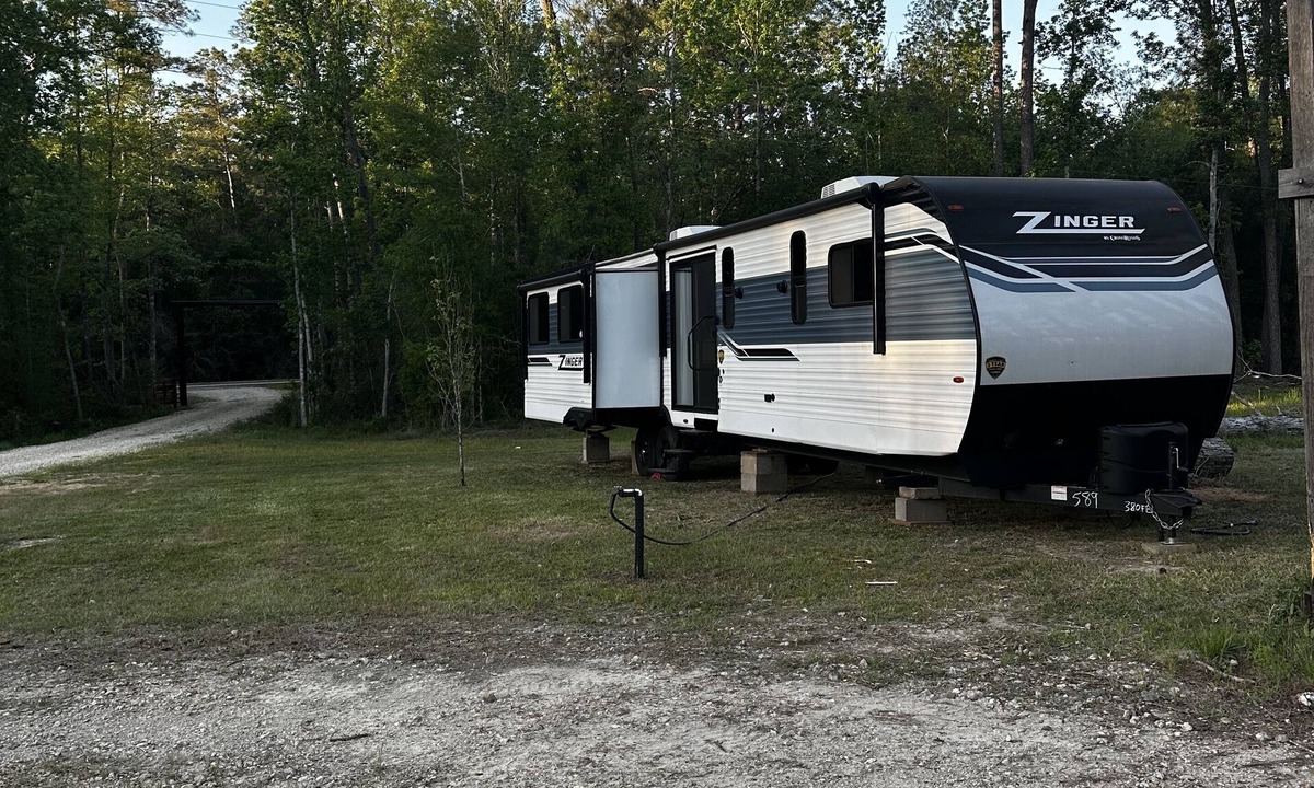 Call House | ATTENTION OUT OF TOWN WORKERSnCozy RV in the countryside of Newton, Tx