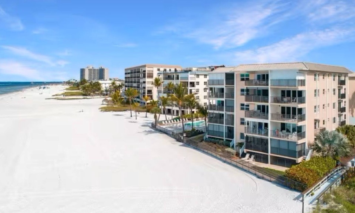 Fort Myers Beach Condo | Awesome 2-bedroom condo with AC in Fort Myers Beach
