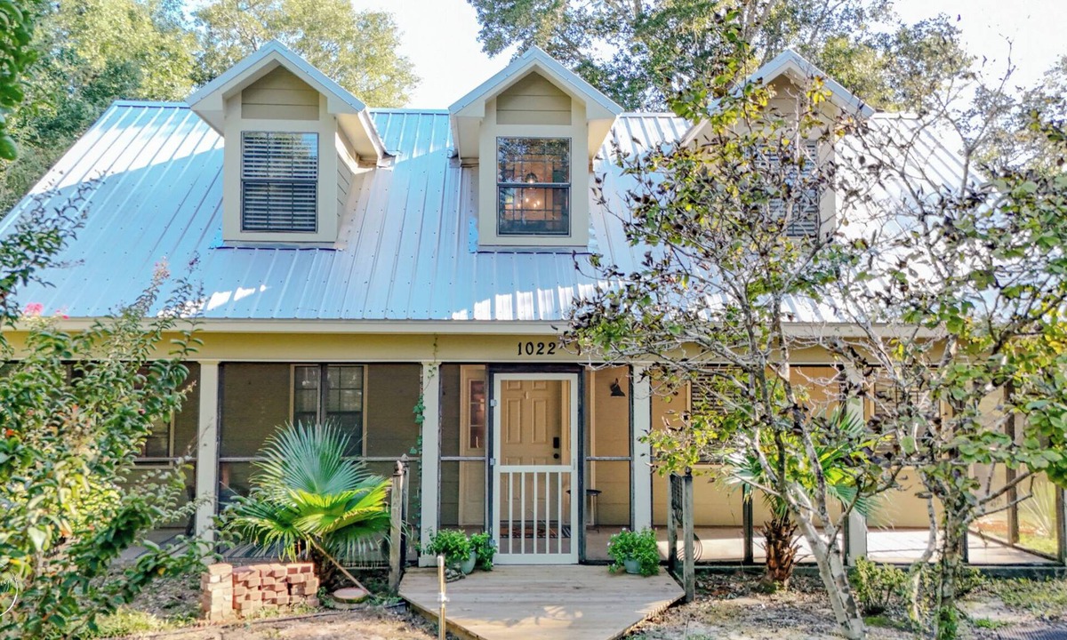 Pass Christian Cottage | Back to school already ? Keep that summertime feeling, book a weekend with us !