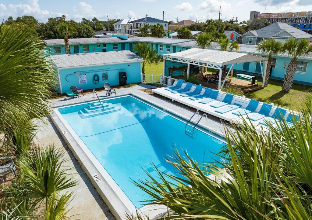 Bahama Beach Hotel | Bahama Breeze Suites