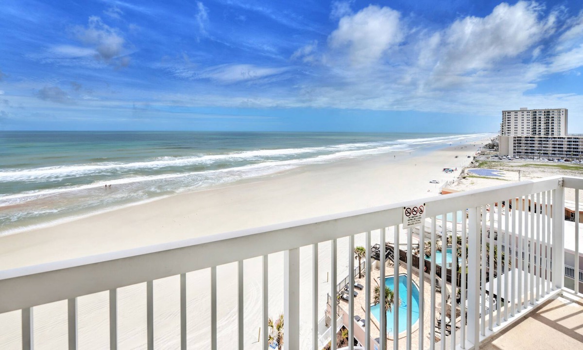 Daytona Beach Hotel | Bahama House