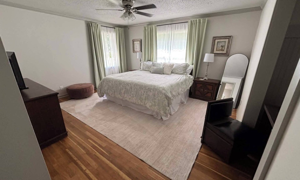 Winterville House | Baker House Southern Comfort & Wide-Open Space