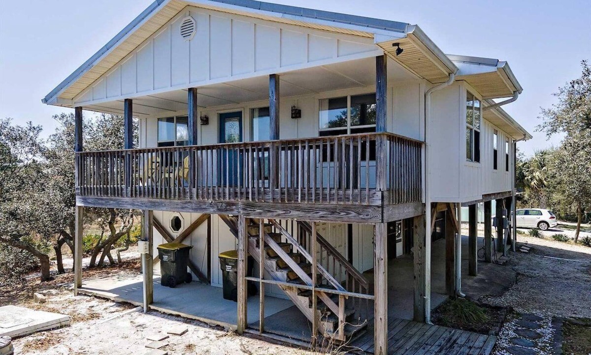 Surf Side Shores House | Barefoot Days 3 bedroom Beach Cottage in Surfside Shores by Prickett Properties