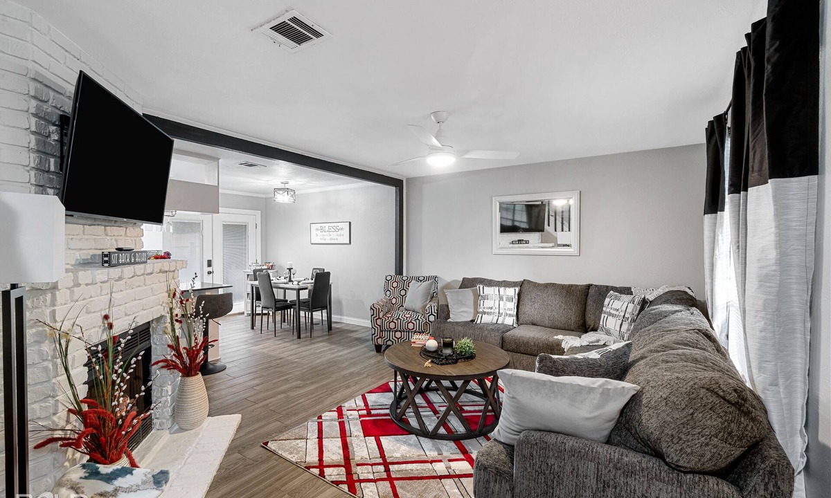 Broadmoor House | Bayou Getaway - Gated townhome w/King Bed