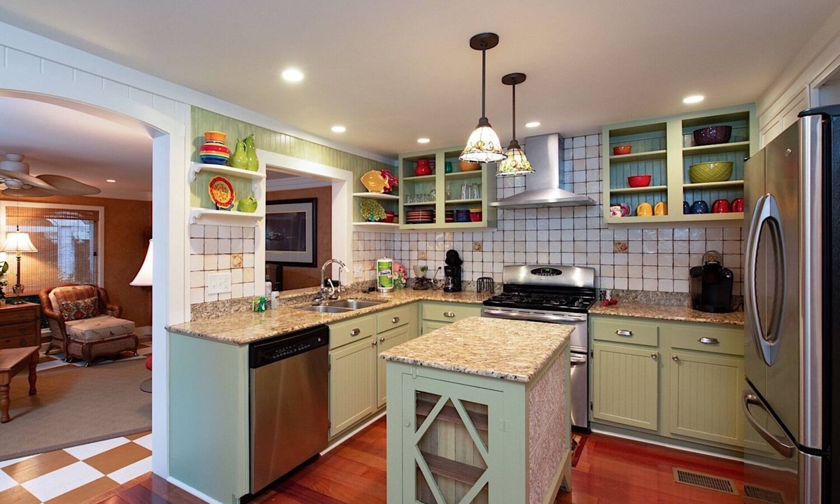 Fairhope Cottage | Bayside Bliss: Downtown Fairhope Ave Gem