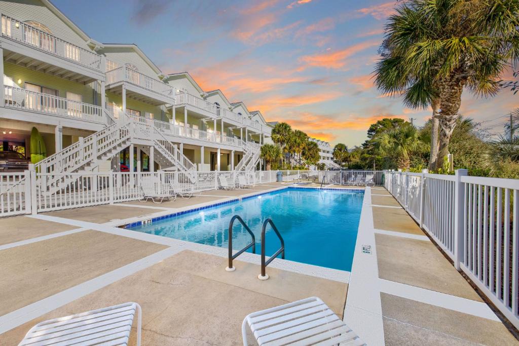 Santa Rosa Beach House | Beach Blessings Luxe 30A Townhome 2BR 3Bath, Walk to Beach, Pool, Hot Tub
