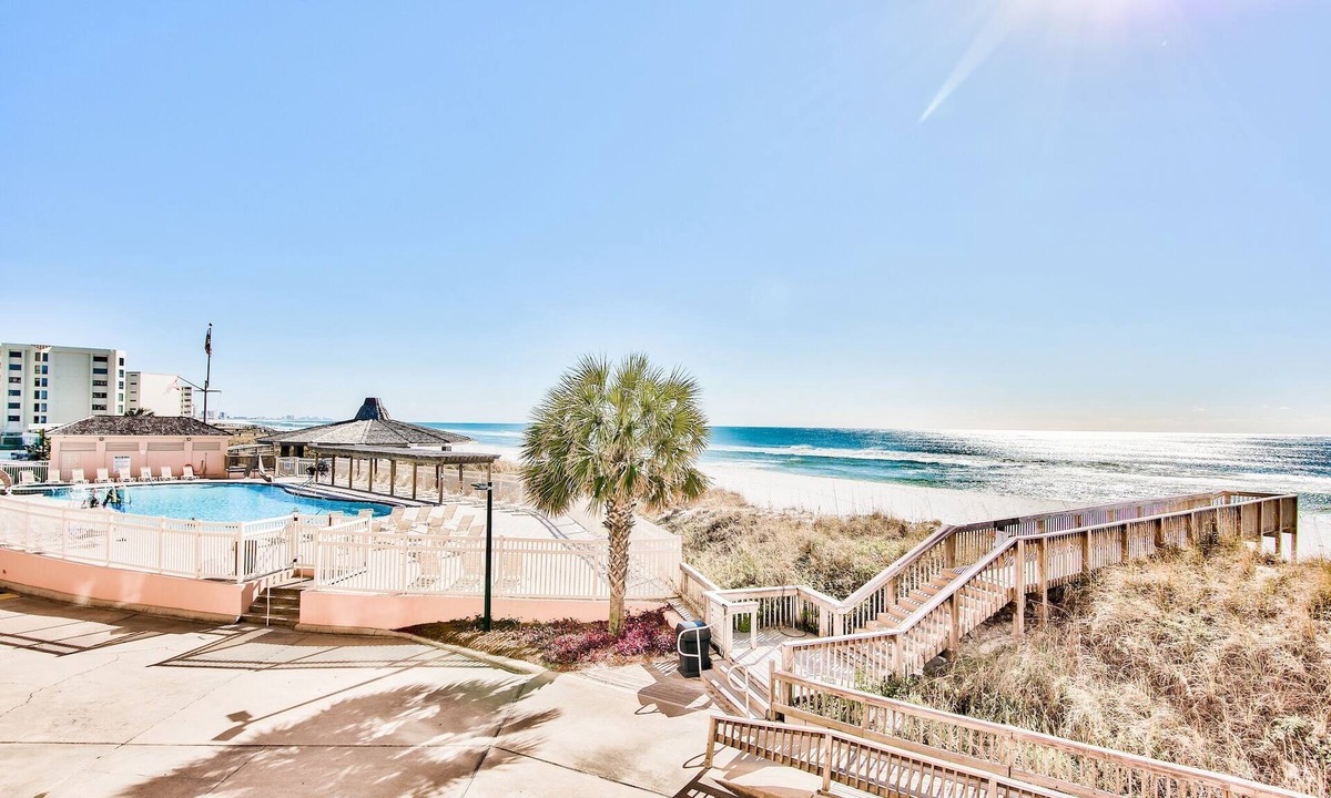 North West Florida Condo | BEACH FRONT AT JETTY EAST! 1 FREE BEACH CHAIR SET UP EACH DAY OF YOUR STAY!