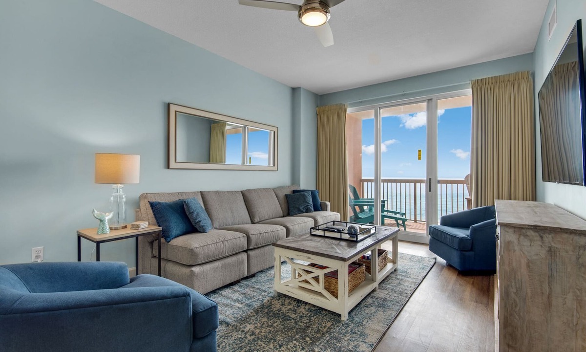 Panama City Beach Condo | BEACH FRONT CONDO! SLEEPS UP TO 8!BCH SRVC INCL!