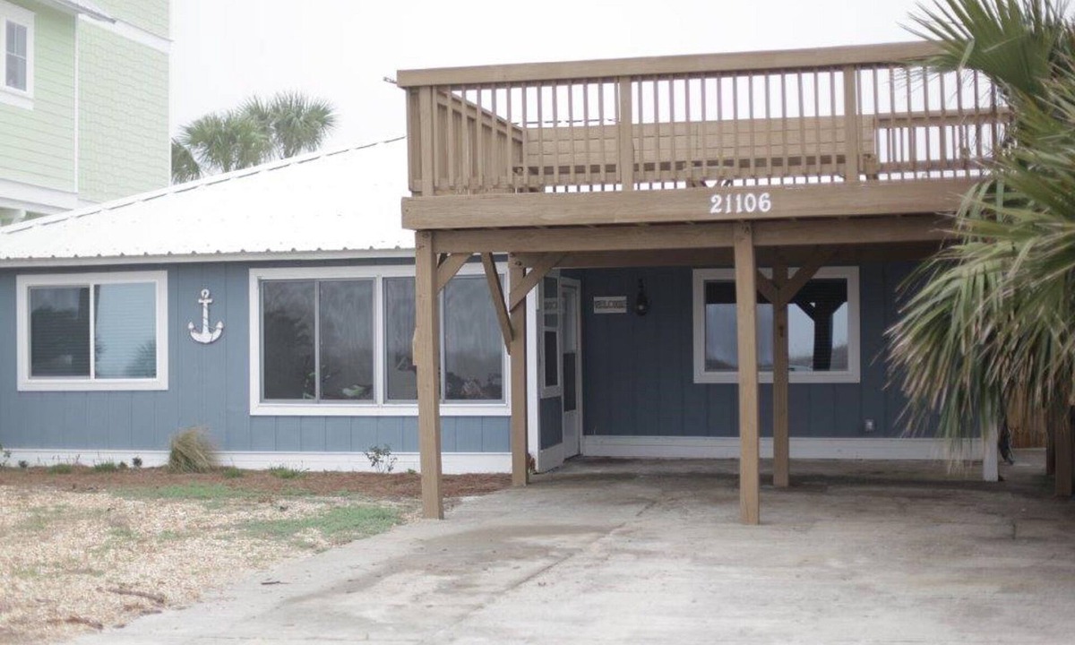 Sunnyside On The Gulf House | Beach House Ocean Views, Private Beach Yard Large Pets, Free Kayaks & SUP