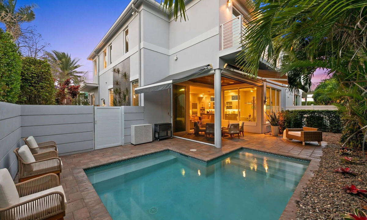 Dolphin Isles House | Beach next door! Las Olas only 10 min away!