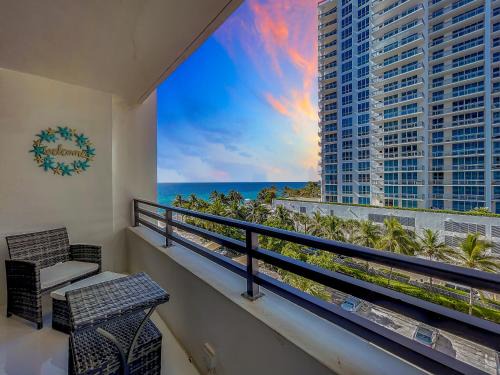 Hollywood South Central Beach Apartment | Beach Paradise a cozy ocean view condo on the beach with free parking