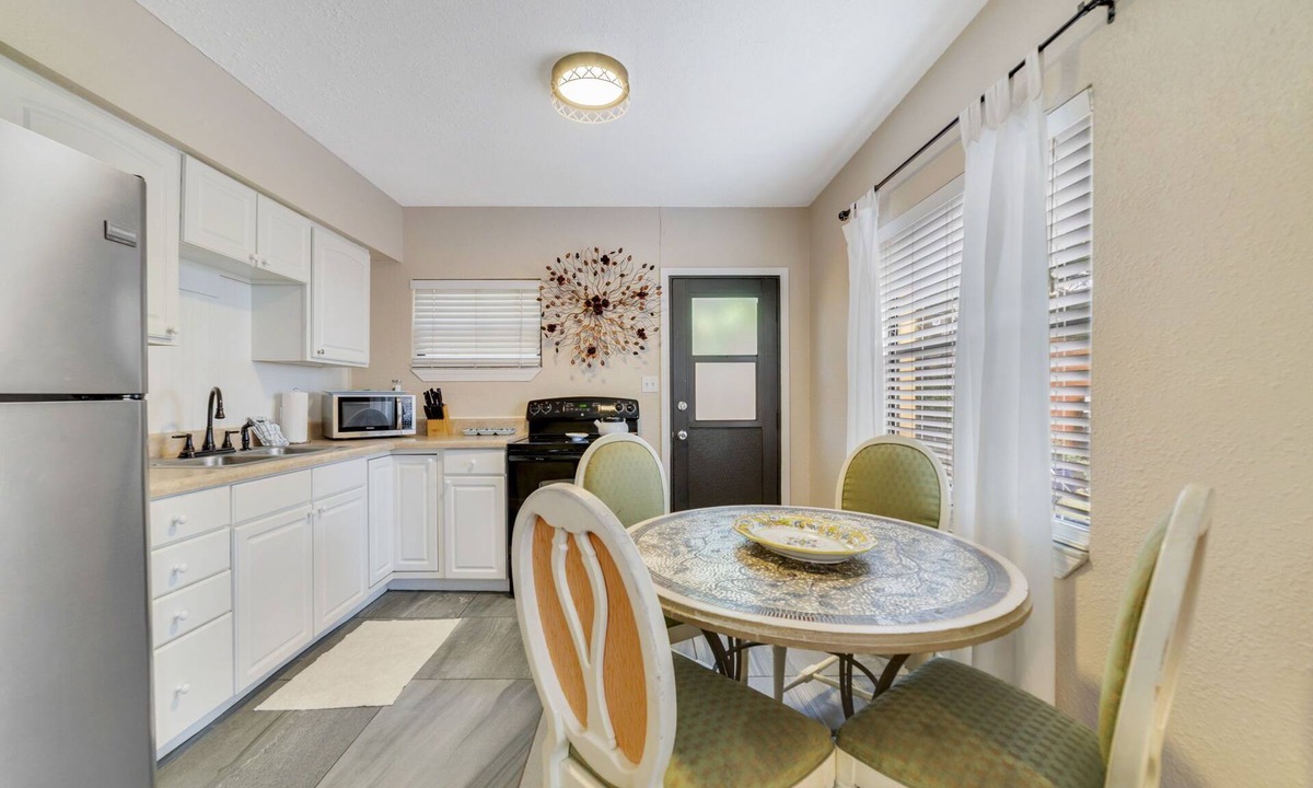 Cocoa Beach Cottage | Beach Place Guesthouses