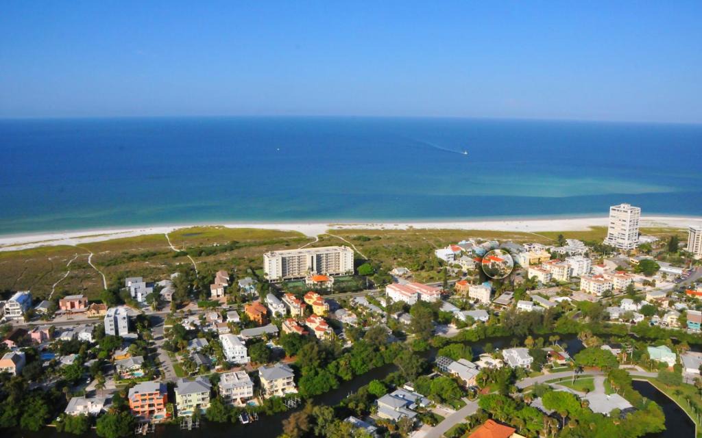 Siesta Key Village Villa | Beach Please