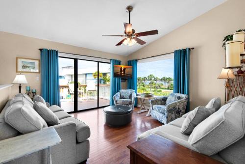 Holiday Isle House | Beach Side- Harbor View