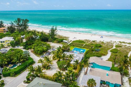 Holmes Beach House | Beachfront Bungalow