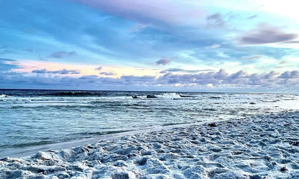 Holiday Beach House | BeachLife Unit ABC Getaway Sleeps 34