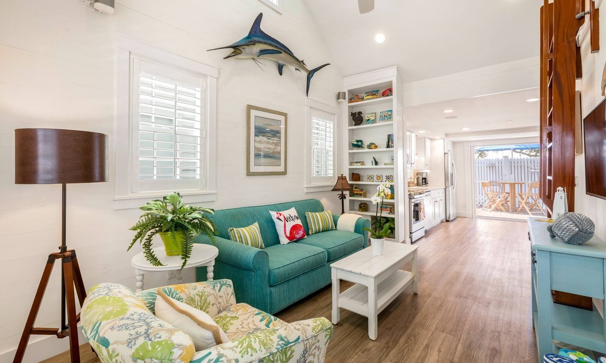 Old Town House | BEACHY KEEN ~ Charming 1 BR, 1 Ba Home w/Loft in Great Location!