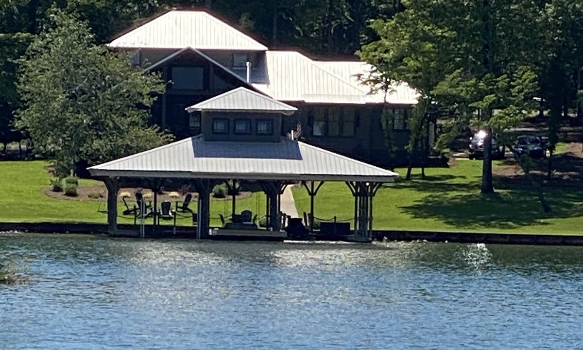 Dadeville House | Beautiful 5 Star, 278' Waterfront Lake Martin home! Only 35 min. from AUBURN!