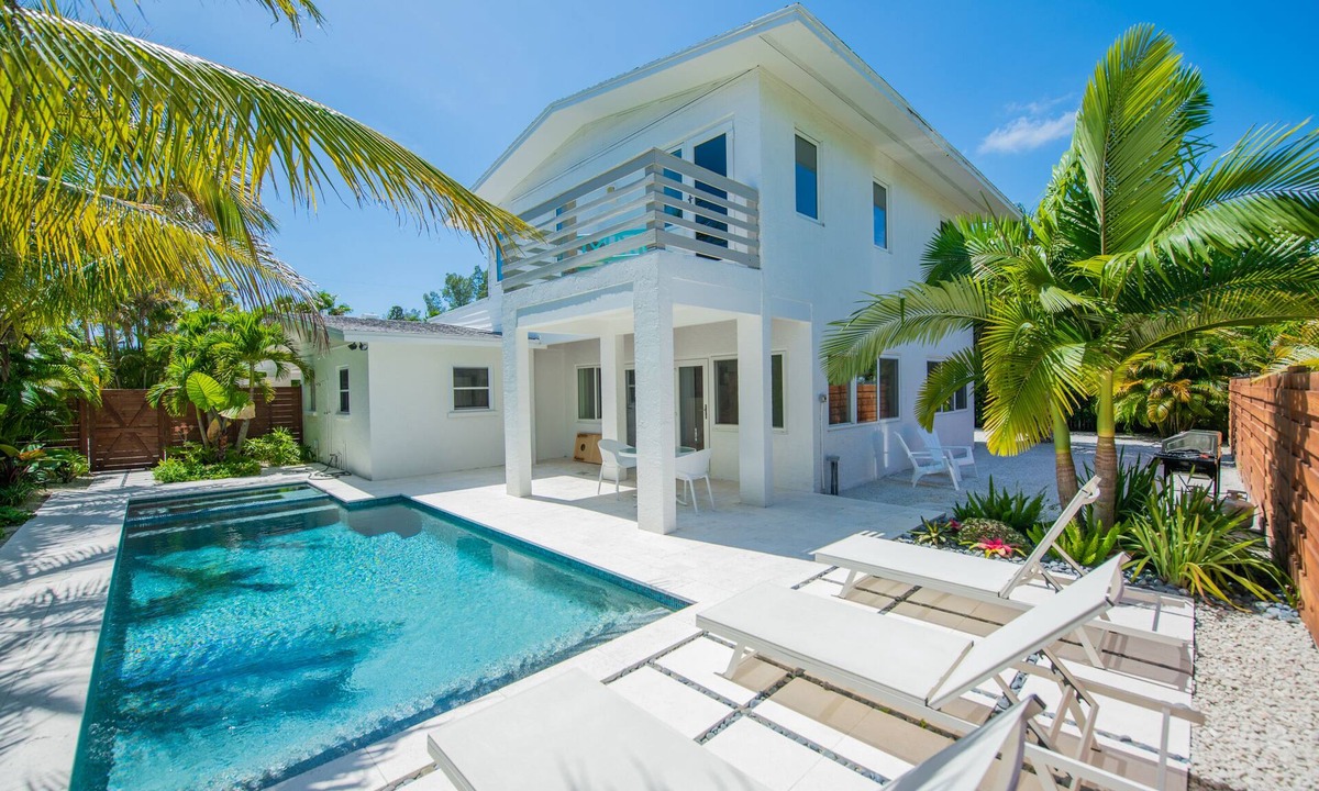 Holmes Beach House | Beautiful AMI Beach House with Pool and Fenced Backyard, Dog Friendly!